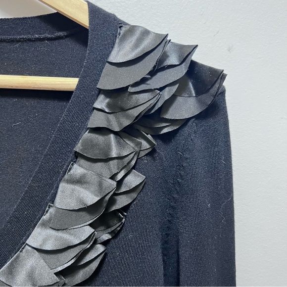 Le Chateau Black Vneck Ruffle Cardigan  Size Small - Picture 4 of 6